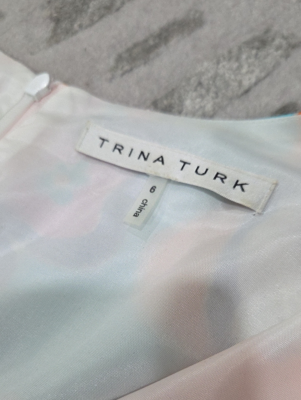 Trina Turk 100% Silk Vibrant Floral Split-Neck Mini Dress Size 6 - Picture 9 of 11